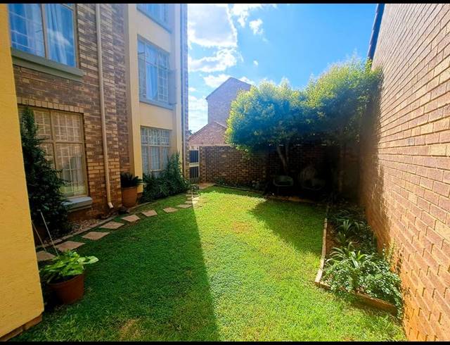 2 BEDROOM APARTMENT FOR SALE IN DIE HOEWES